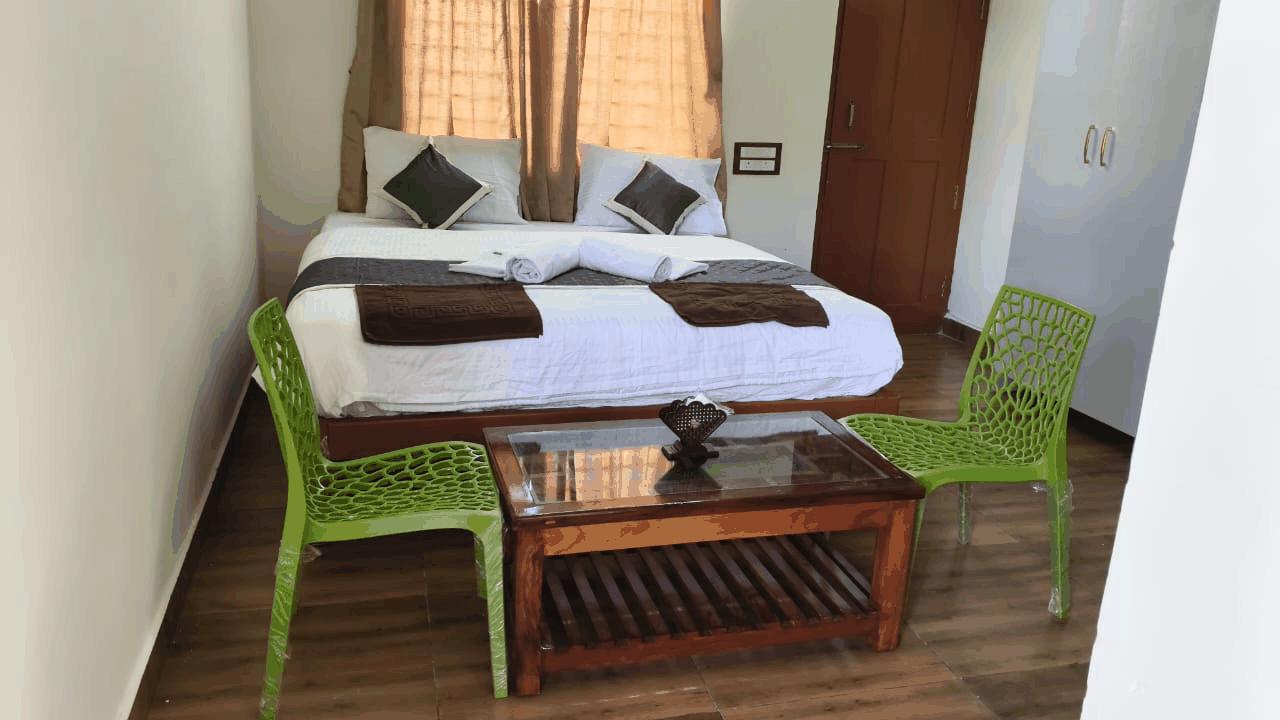 Deluxe room — alternate view